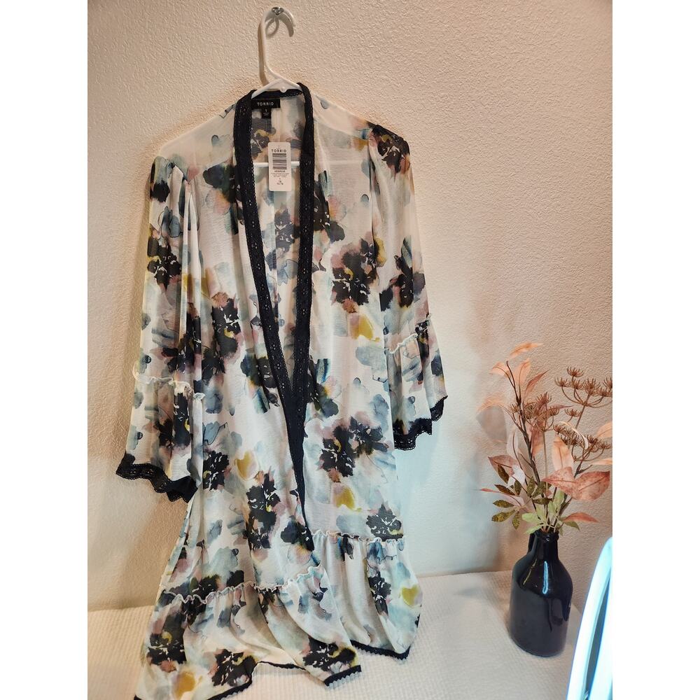 Torrid Chiffon Midi Ruffle Kimono 1X Floral Cloud Dancer Boho Layering NWT